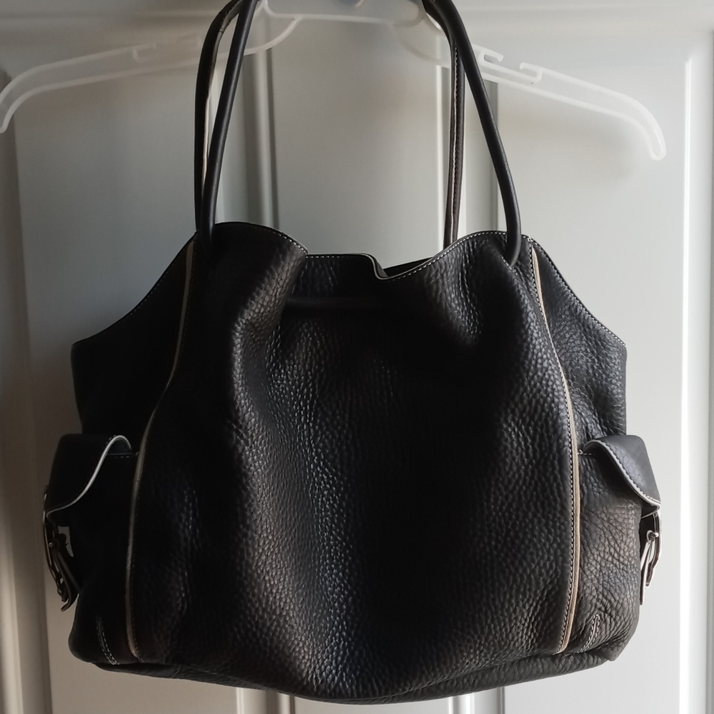 Leather Cole haan handbag black. Mint condition...